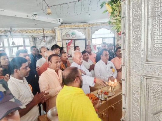 संघ प्रमुख भागवत ने  मां बमलेश्वरी  का दर्शन कर लिया आशीर्वाद 