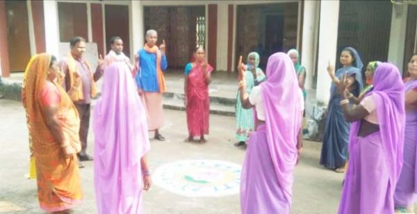 घर-घर जाकर 80 प्लस आयु वर्ग के लोगों को मतदान के लिए किया प्रेरित