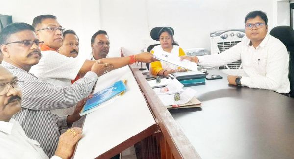पांचवे दिन 5 अभ्यर्थी ने दाखिल किया नामांकन