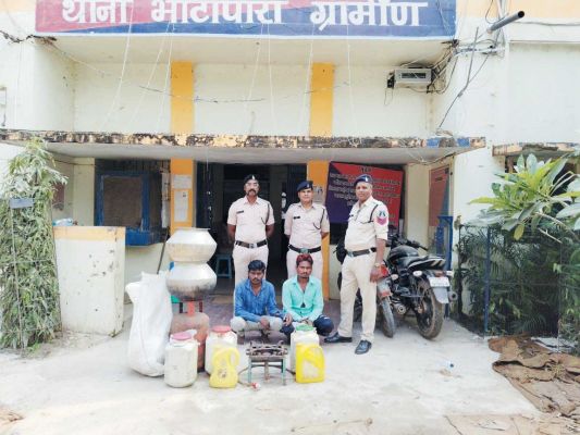 महुआ शराब ब्रिकी, 2 गिरफ्तार