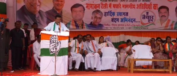 मोहन मरकाम व संतराम नेताम ने दाखिल किया नामांकन