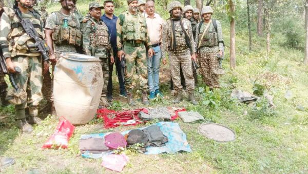 टाटीधार जंगल से नक्सल सामान बरामद