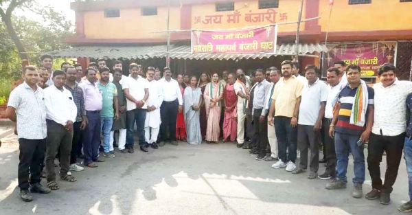 कांग्रेस प्रत्याशी विद्यावती सिदार ने बंजारी मंदिर में पूजा अर्चना कर लिया आशीर्वाद