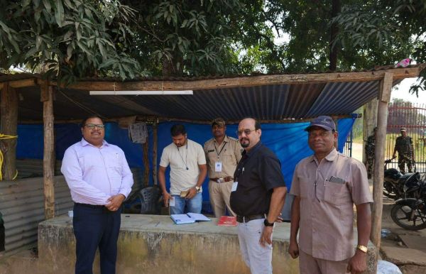 चुनाव व्यय प्रेक्षक ने अंतरराज्यीय सीमा पर स्थित तारापुर सहित अन्य चेक पोस्ट का लिया जायजा