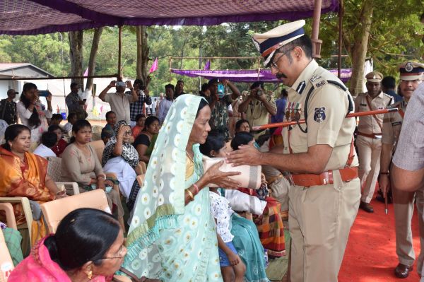 पुलिस स्मृति दिवस, शहीदों के परिजनों का सम्मान