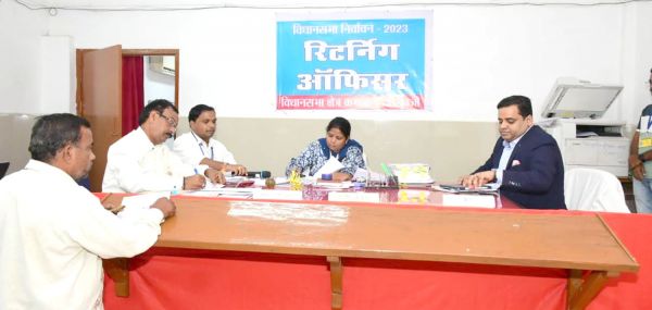 व्यय प्रेक्षक ने चेक पोस्ट  का किया निरीक्षण