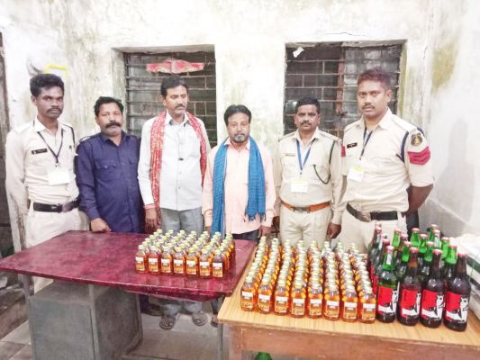 बाइक पर शराब तस्करी, 2 गिरफ्तार