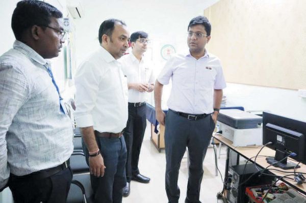 पहले दिन 7 ने खरीदे नामांकन फार्म, कलेक्टर ने लिया व्यवस्थाओं का जायजा