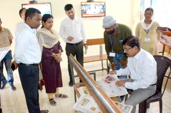 व्यय प्रेक्षक ने किया कंट्रोल रूम, एमसीएमसी कक्ष का निरीक्षण
