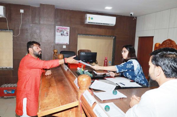 जिले की तीन विस सीटों के लिए 27 ने खरीदे नामांकन फॉर्म, दो ने किए दाखिल  