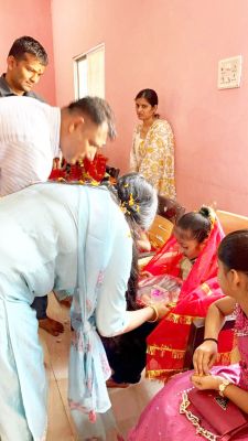 एसपी ने कराया कन्या भोज 