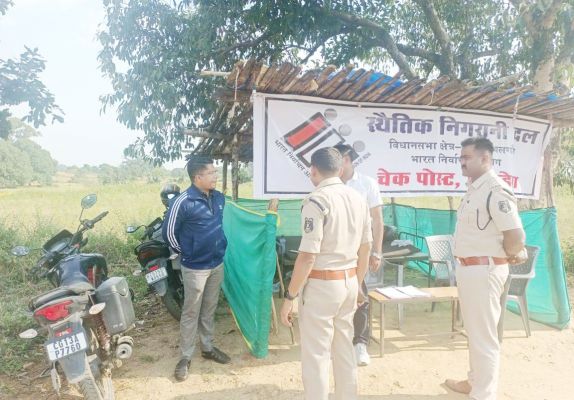 निर्वाचन व्यय प्रेक्षक ने सुखरापारा, तिलड़ेगा चेक पोस्ट का किया निरीक्षण
