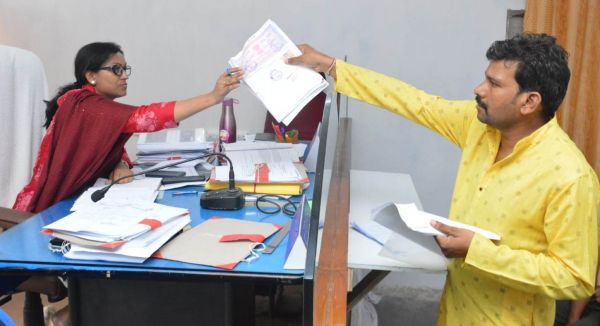 8 अभ्यर्थियों ने लिए नामांकन पत्र