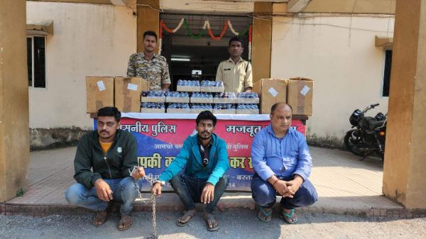 कार से नशीली सिरप जब्त, 3 गिरफ्तार