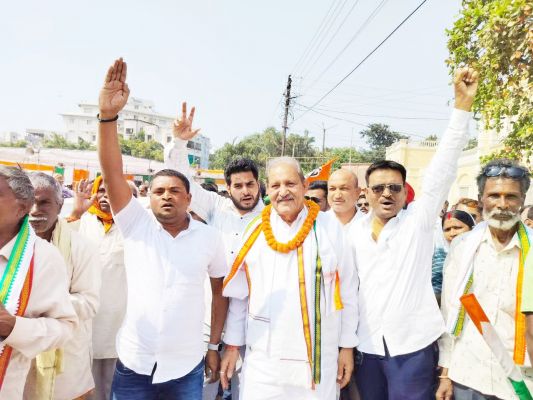 कांग्रेस प्रत्याशी धनेन्द्र साहू ने जमा  किया नामांकन, सीएम हुए शामिल