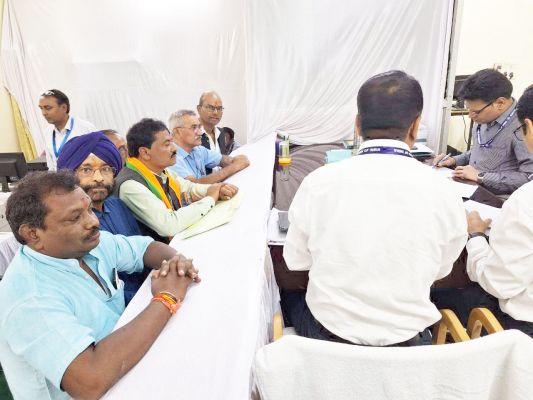भाजपा प्रत्याशी इंद्र कुमार साहू ने जमा किया नामांकन
