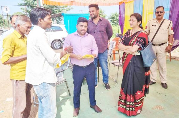 व्यय प्रेक्षक मुग्धा ने दल का किया निरीक्षण
