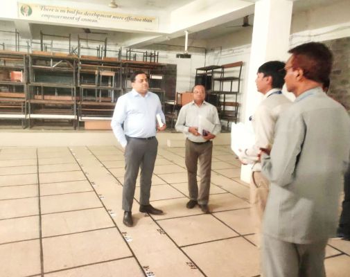 सामान्य प्रेक्षक ने डोंगरगांव-खुज्जी विस के मतदान केन्द्रों का किया निरीक्षण