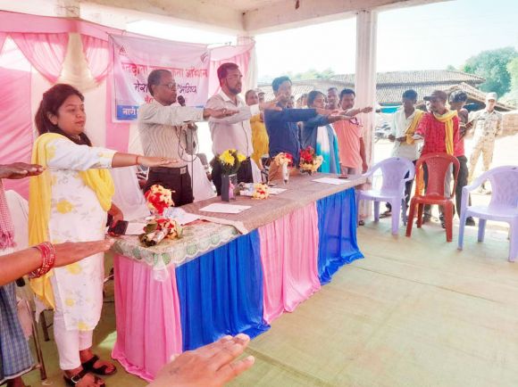 जनरल ऑब्जर्वर अहमद ने दिलाया शपथ