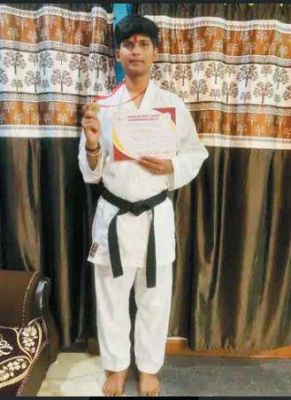 कराटे स्पर्धा में विपिन को स्वर्ण