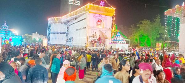 जड़ीबुटी युक्त खीर ग्रहण करने उमड़ा जनसैलाब