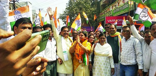 नामांकन के अंतिम दिन प्रत्याशियों ने  रैली निकाल दिखाई ताकत