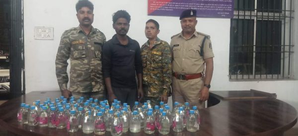 चार आरोपियों से शराब जब्त  