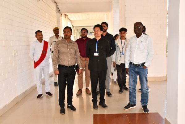 सामान्य प्रेक्षक ने कंट्रोल रूम, एमसीएमसी, सी-विजिल एवं सुविधा कक्ष का किया निरीक्षण