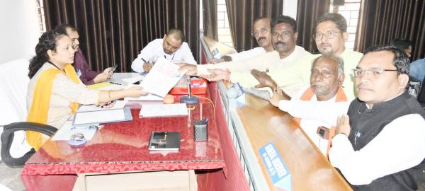 तीन विधानसभा के 43  प्रत्याशियों ने भरा पर्चा