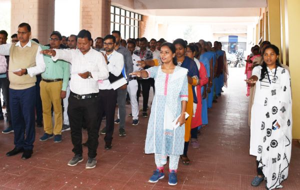 सरदार वल्लभ भाई पटेल की जयंती पर कलेक्टर ने दिलाई एकता की शपथ