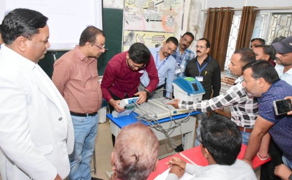 सामान्य प्रेक्षक नायक ने प्रशिक्षण का किया अवलोकन