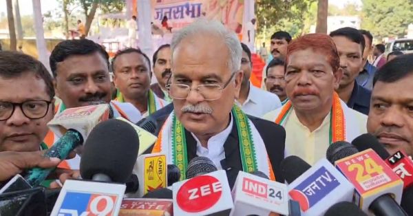 चुनाव आते ही भाजपा के लोग जनता  के बीच छल करने घूम रहे- भूपेश