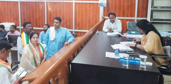 13-13 अभ्यर्थियों ने नामांकन जमा किया