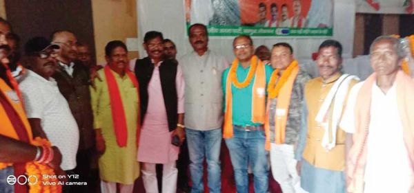  कांग्रेस पार्षद व पूर्व सरपंच ने किया भाजपा प्रवेश