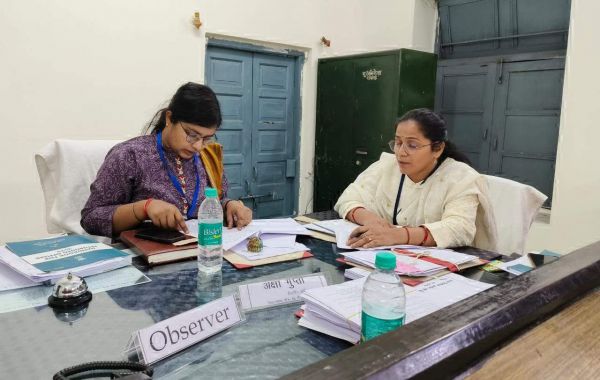 नामांकन पत्रों की संवीक्षा: खरसिया से 2 व रायगढ़ से  1 नामांकन अवैध पाए गए