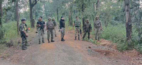 कांशीबाहरा-लच्छनाझिरिया मार्ग से मिला 11 किलो का टिफिन बम