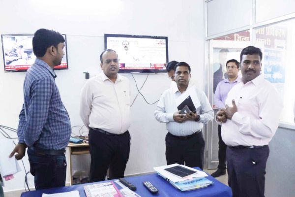 प्रेक्षकों ने व्यय लेखा दलों के कार्यों का किया अवलोकन