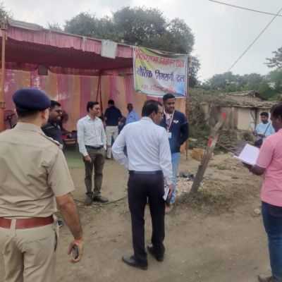 अभ्यर्थियों को रिटर्निंग अफसरों ने  किया प्रतीक चिन्ह आबंटन