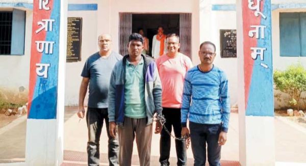 47 हीरा संग आरोपी गिरफ्तार