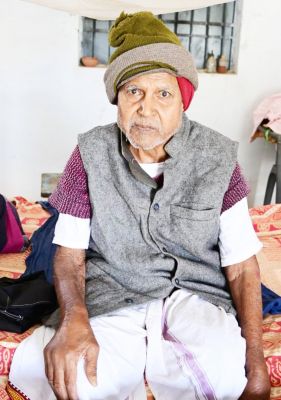 बुजुर्ग-दिव्यांग मतदाताओं ने  लोकतंत्र में निभाई सहभागिता