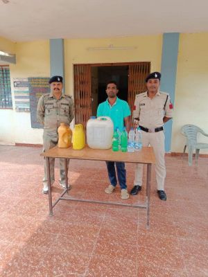 37 लीटर महुआ शराब संग आरोपी गिरफ्तार