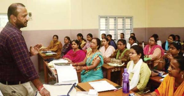 शांतिपूर्ण और सुरक्षित मतदान की तैयारी पूर्ण कर लें-कलेक्टर