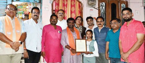मोदी ने कांकेर की सभा में बिटिया आकांक्षा से किया वादा निभाया, भेजा प्रशंसा पत्र