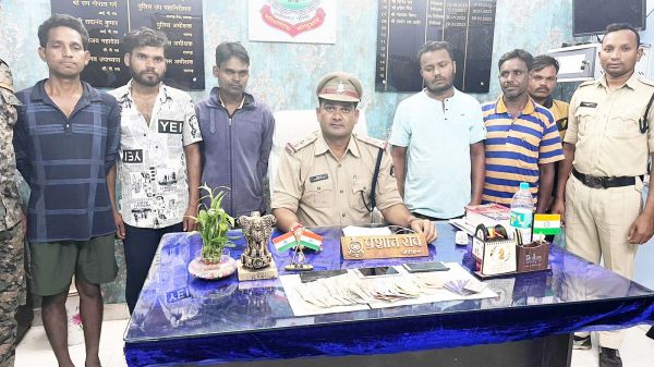 6 जुआरी पकड़ाए,  3 मोबाइल-नगदी जब्त  