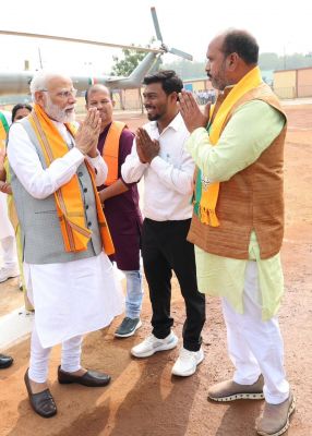 योगेश तिवारी ने प्रधानमंत्री से भेंट की