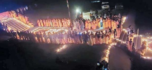 महानदी किनारे मनाई मतदाता जागरूकता दीपावली