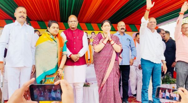 सत्ता संरक्षण में चलने वाला सट्टा ही कांग्रेस को डुबाएगा-स्मृति