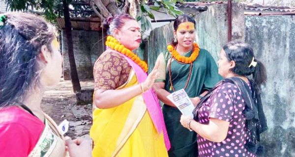 जनता कांग्रेस प्रत्याशी मधुबाई किन्नर ने किया जनसंपर्क