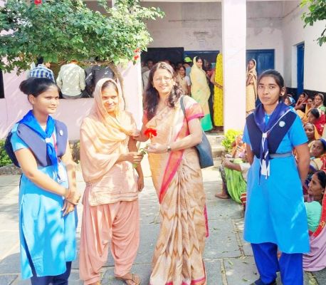 व्यय प्रेक्षक ने मतदान केन्द्रों व कन्ट्रोल रूम का किया निरीक्षण