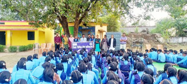 स्कूली बच्चों को दी कानूनी जानकारी